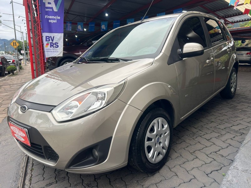 FIESTA 1.0 SE 8V FLEX 4P MANUAL - 2014 - TRêS COROAS