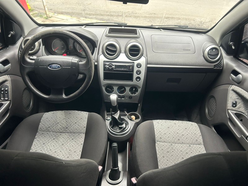 FIESTA 1.0 SE 8V FLEX 4P MANUAL - 2014 - TRêS COROAS