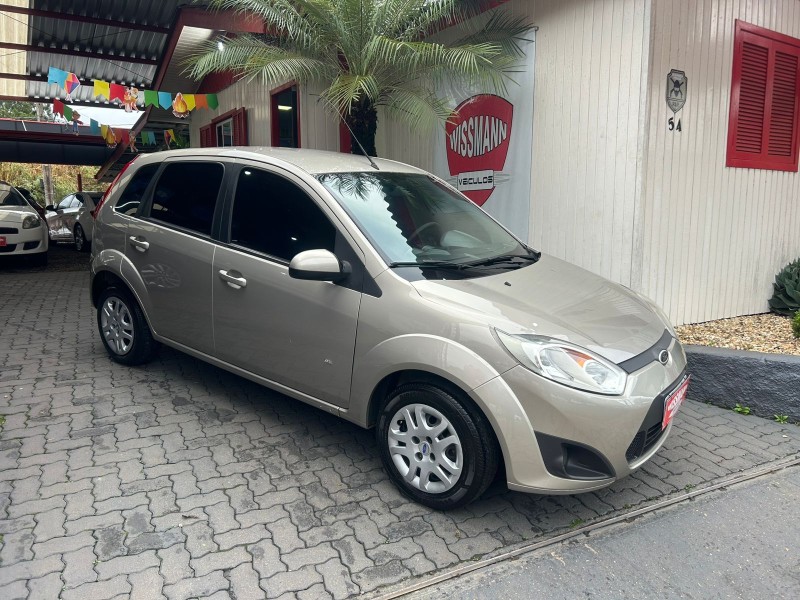 fiesta 1.0 se 8v flex 4p manual 2014 tres coroas