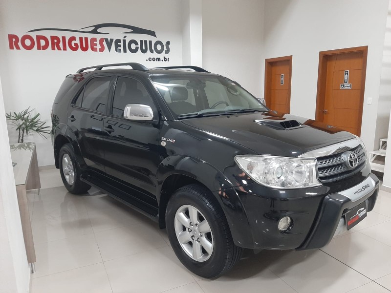 hilux sw4 3.0 srv 4x4 7 lugares 16v turbo intercooler diesel 4p automatico 2011 caxias do sul