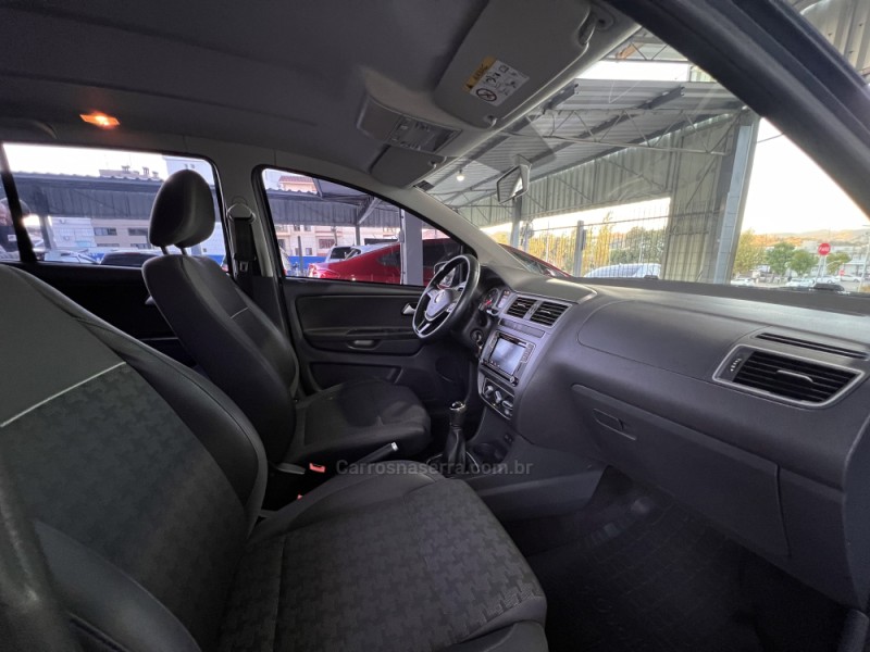 FOX 1.6 COMFORTLINE 8V FLEX 4P MANUAL - 2017 - BOM PRINCíPIO