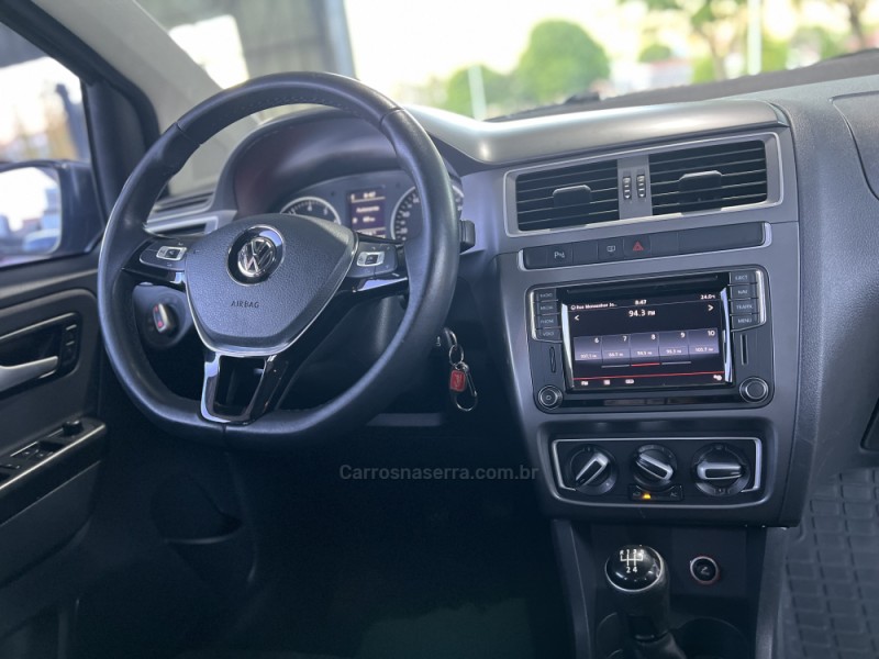 FOX 1.6 COMFORTLINE 8V FLEX 4P MANUAL - 2017 - BOM PRINCíPIO