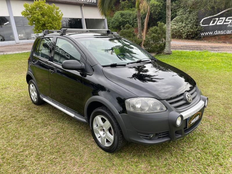 CROSSFOX 1.6 MI FLEX 8V 4P MANUAL - 2009 - BOM PRINCíPIO