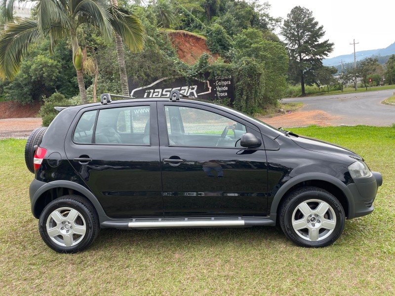 CROSSFOX 1.6 MI FLEX 8V 4P MANUAL - 2009 - BOM PRINCíPIO