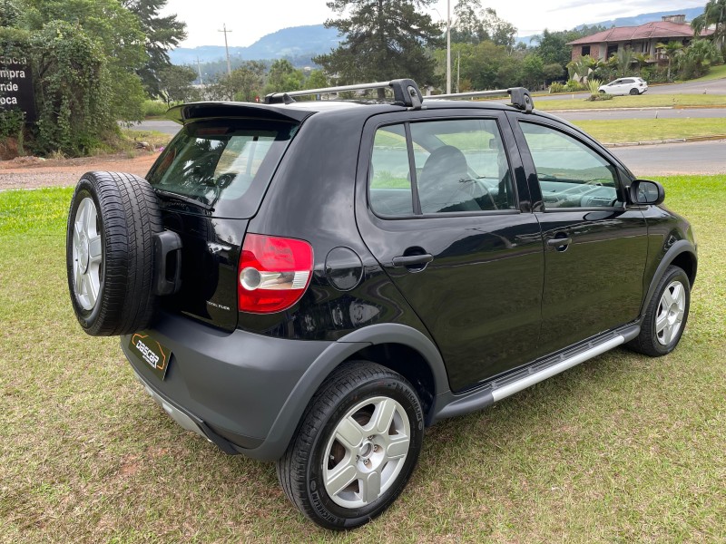 CROSSFOX 1.6 MI FLEX 8V 4P MANUAL - 2009 - BOM PRINCíPIO