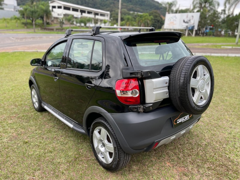 CROSSFOX 1.6 MI FLEX 8V 4P MANUAL - 2009 - BOM PRINCíPIO