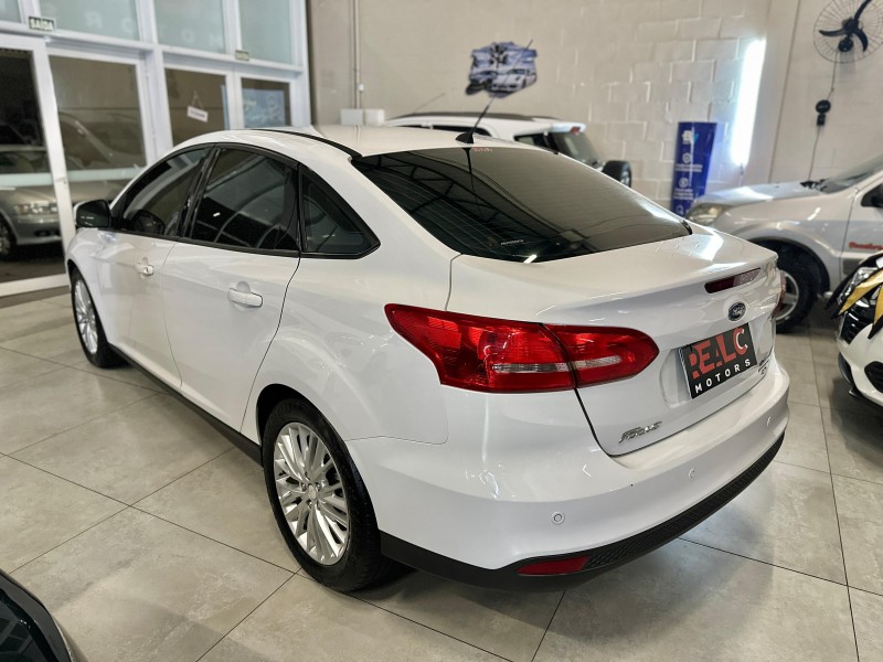 FOCUS 2.0 SE PLUS SEDAN 16V FLEX 4P AUTOMÁTICO - 2016 - CAXIAS DO SUL