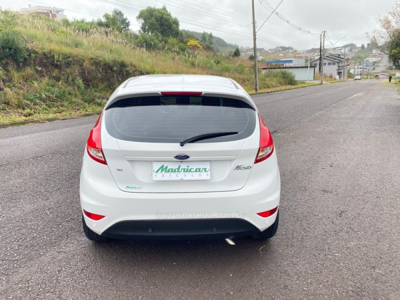 FIESTA 1.6 SEL HATCH 16V FLEX 4P MANUAL - 2017 - FLORES DA CUNHA