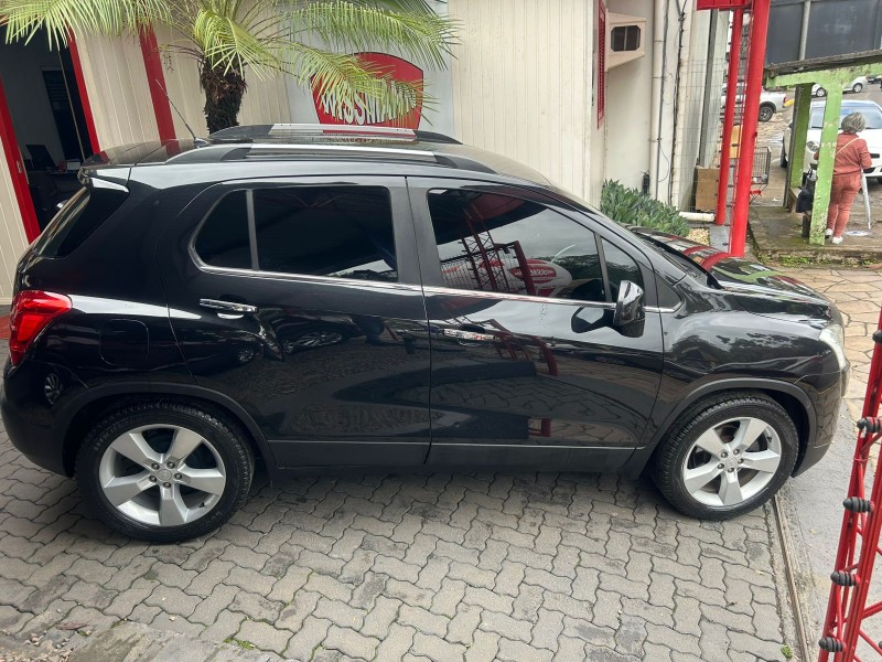 TRACKER 1.8 MPFI LTZ 4X2 16V FLEX 4P AUTOMÁTICO - 2014 - TRêS COROAS
