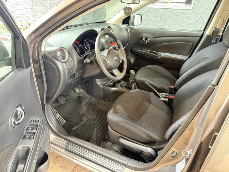 VERSA 1.6 16V FLEX SL 4P MANUAL - 2013 - FARROUPILHA