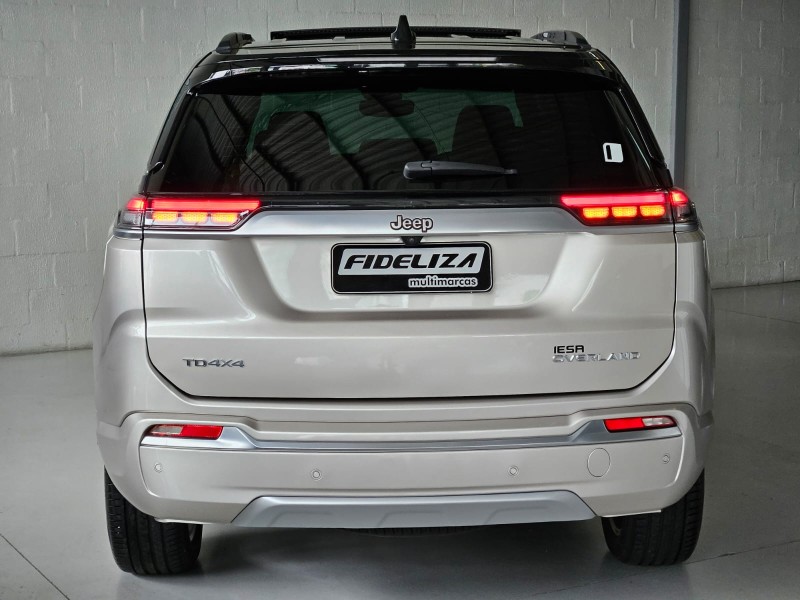 COMMANDER 2.0 OVERLAND TD380 4X4 TURBO DIESEL 4P AUTOMÁTICO - 2022 - FARROUPILHA