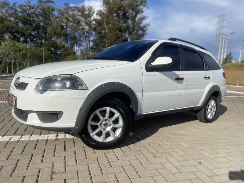 palio 1.6 trekking weekend 16v flex 4p manual 2015 caxias do sul