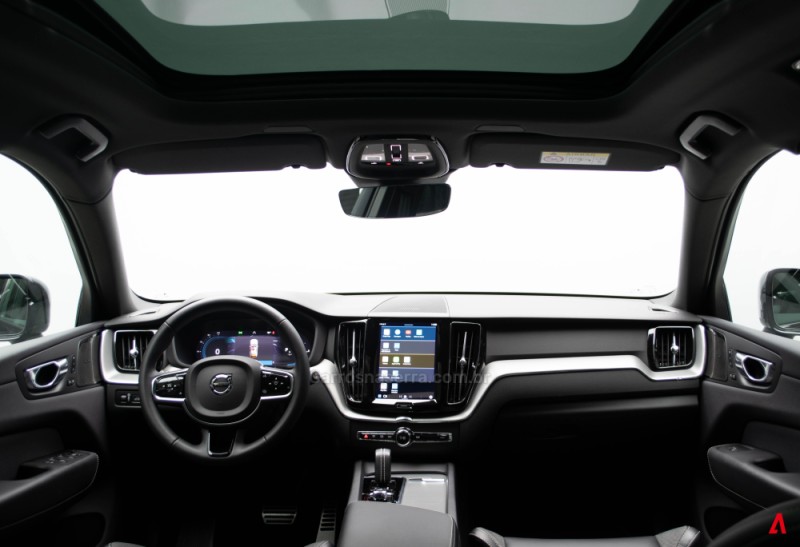 XC60 2.0 T8 R DESIGN HYBRID GASOLINA 4P AUTOMÁTICO - 2022 - GARIBALDI