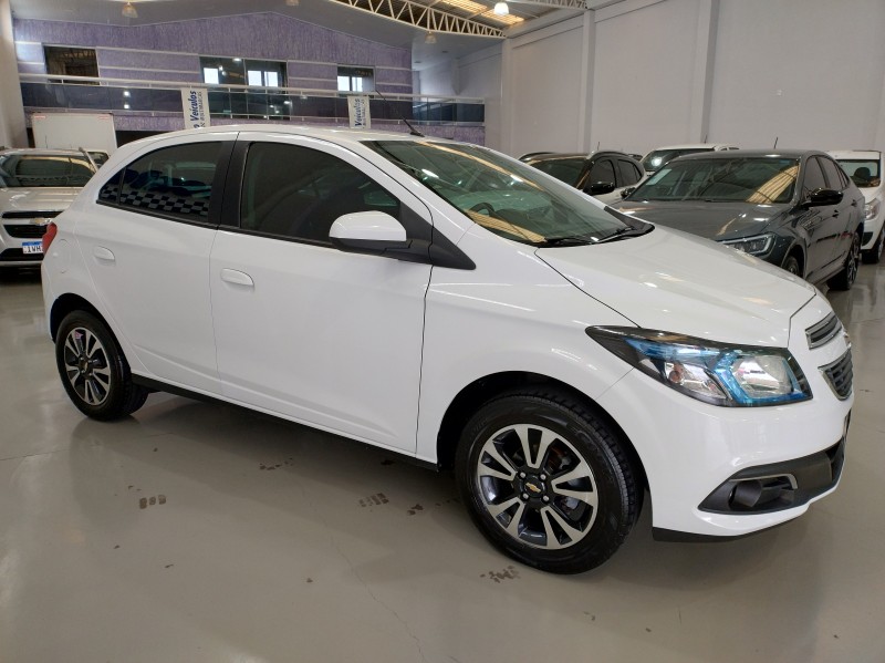 ONIX 1.4 MPFI LTZ 8V FLEX 4P MANUAL - 2014 - BENTO GONçALVES