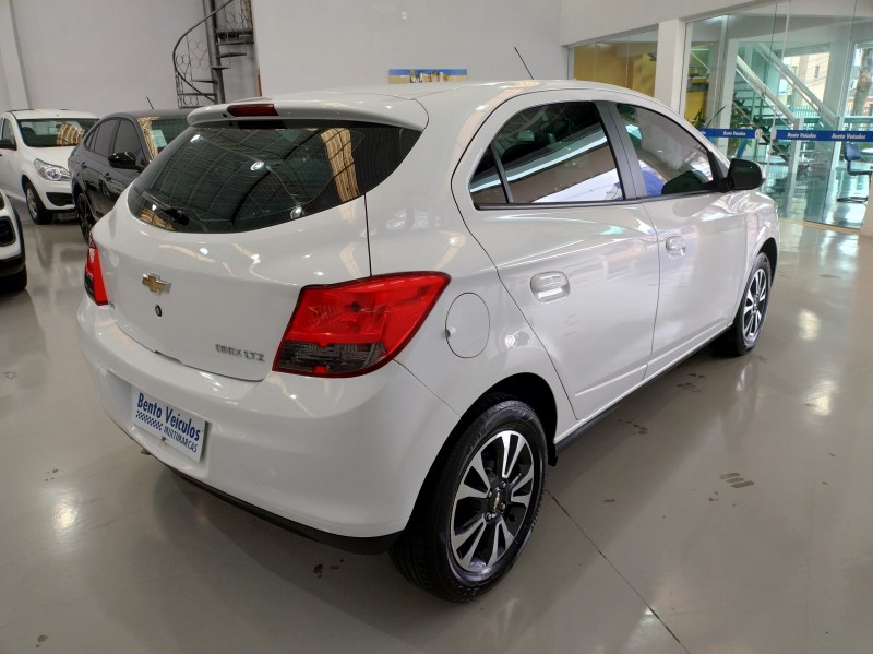 ONIX 1.4 MPFI LTZ 8V FLEX 4P MANUAL - 2014 - BENTO GONçALVES