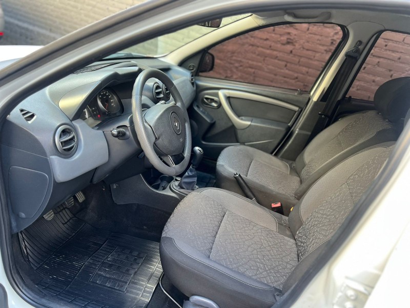 DUSTER 1.6 EXPRESSION 4X2 16V FLEX 4P MANUAL - 2014 - CAXIAS DO SUL