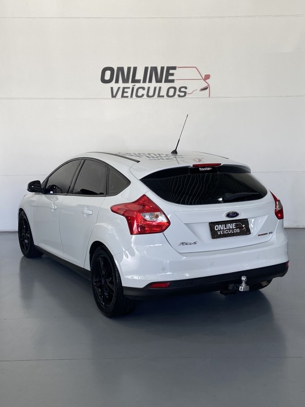 FOCUS 2.0 SE HATCH 16V FLEX 4P AUTO - 2014 - FARROUPILHA