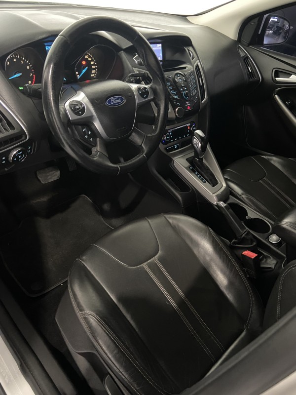 FOCUS 2.0 SE HATCH 16V FLEX 4P AUTO - 2014 - FARROUPILHA