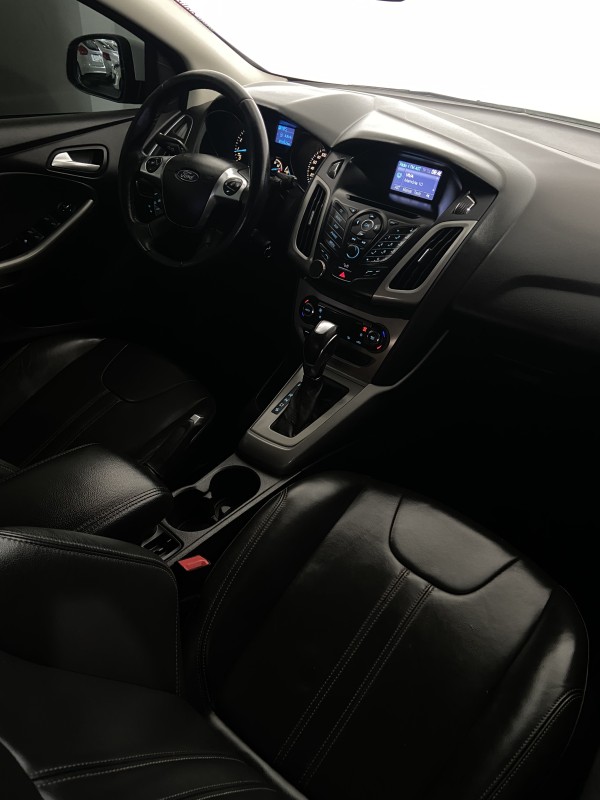 FOCUS 2.0 SE HATCH 16V FLEX 4P AUTO - 2014 - FARROUPILHA