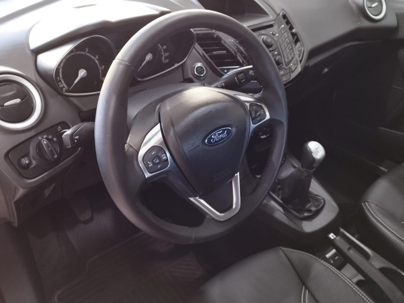 FIESTA 1.6 TITANIUM HATCH 16V FLEX 4P MANUAL - 2016 - CAXIAS DO SUL