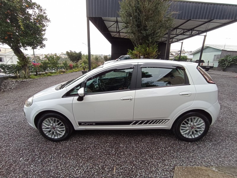 PUNTO 1.6 ESSENCE 16V FLEX 4P MANUAL - 2014 - BENTO GONçALVES