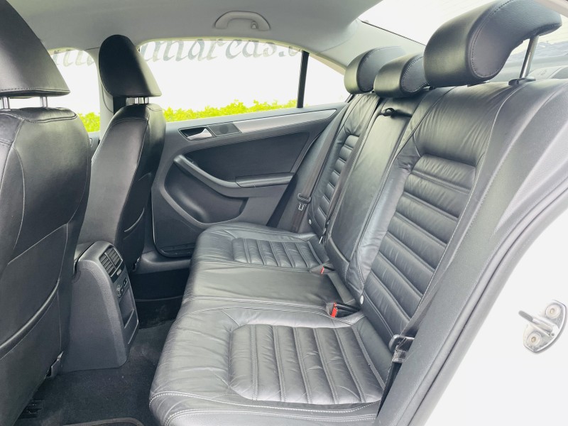 JETTA 2.0 TSI DSG HIGHLINE 200CV GASOLINA 4P AUTOMÁTICO - 2012 - CAXIAS DO SUL
