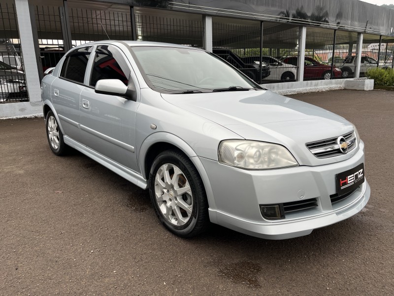 ASTRA 2.0 MPFI ADVANTAGE 8V FLEX 4P MANUAL - 2010 - BOM PRINCíPIO
