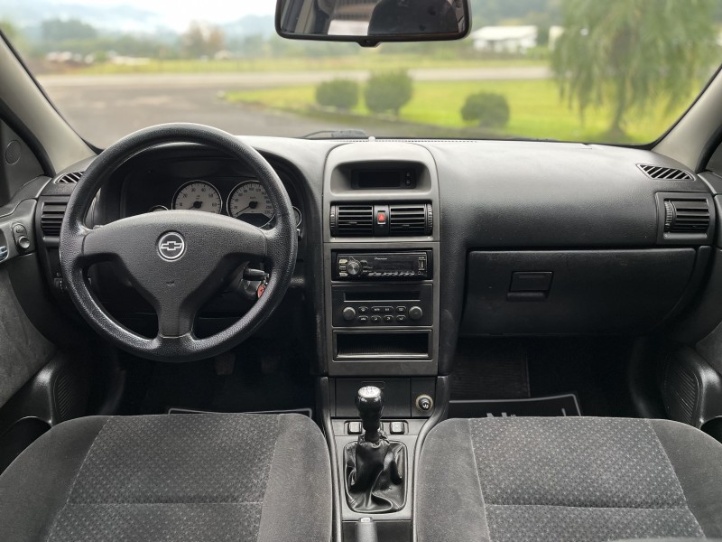 ASTRA 2.0 MPFI ADVANTAGE 8V FLEX 4P MANUAL - 2010 - BOM PRINCíPIO