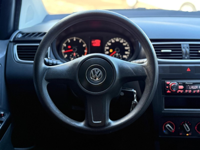 FOX 1.0 MI TREND 8V FLEX 4P MANUAL - 2013 - LAGOA VERMELHA