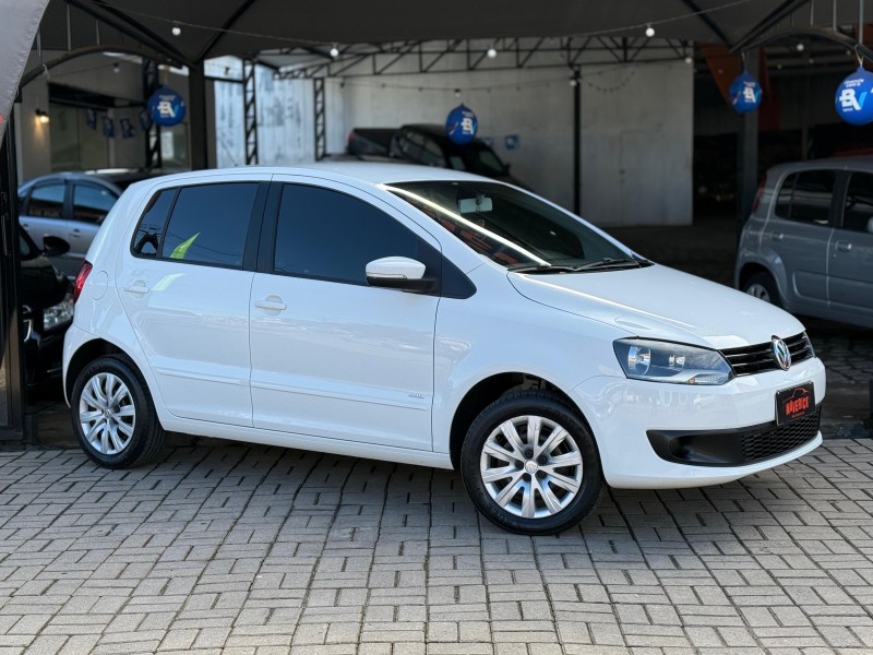 FOX 1.0 MI TREND 8V FLEX 4P MANUAL - 2013 - LAGOA VERMELHA