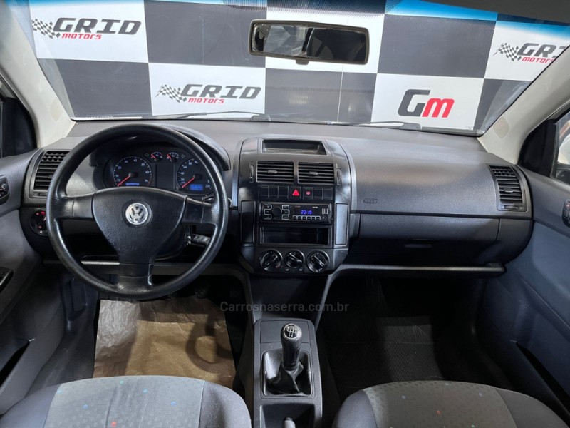 POLO SEDAN 1.6 8V GASOLINA 4P MANUAL - 2006 - ESTâNCIA VELHA