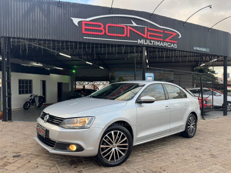 JETTA 2.0 TSI HIGHLINE 200CV GASOLINA 4P TIPTRONIC - 2012 - TAPEJARA