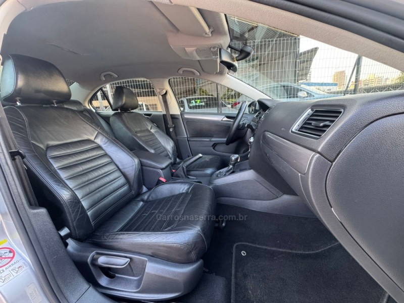 JETTA 2.0 TSI HIGHLINE 200CV GASOLINA 4P TIPTRONIC - 2012 - TAPEJARA