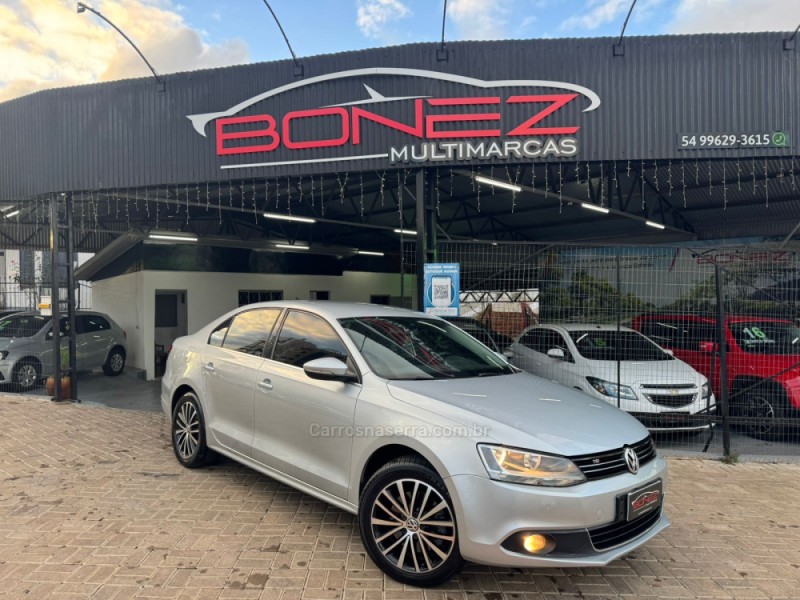 JETTA 2.0 TSI HIGHLINE 200CV GASOLINA 4P TIPTRONIC - 2012 - TAPEJARA