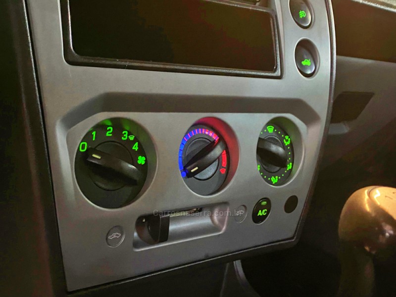 FIESTA 1.6 SE SEDAN 16V FLEX 4P MANUAL - 2014 - NOVO HAMBURGO