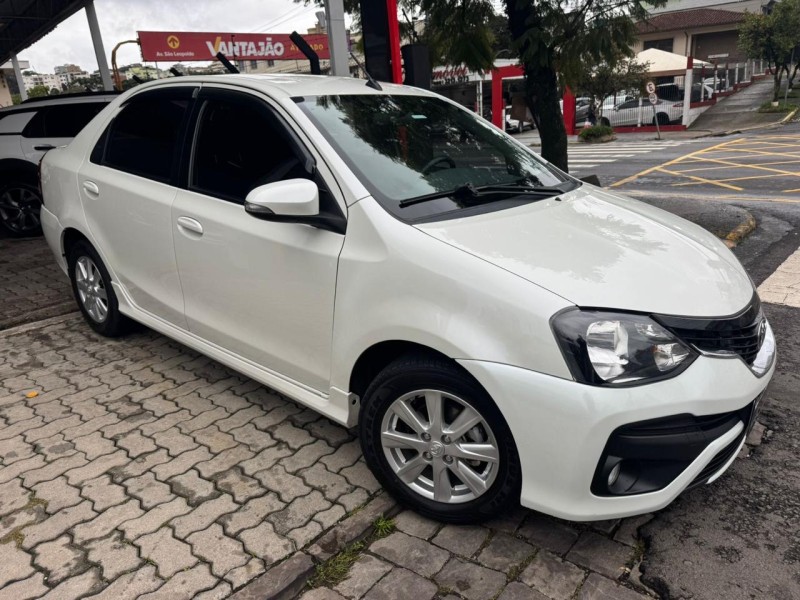 etios 1.5 platinum sedan 16v flex 4p automatico 2019 caxias do sul