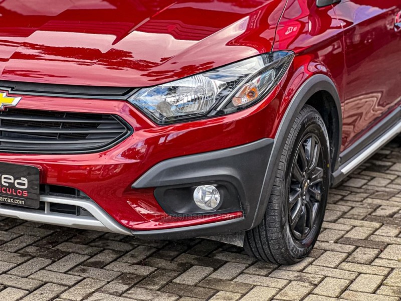 ONIX 1.4 MPFI ACTIV 8V FLEX 4P MANUAL - 2019 - CANELA