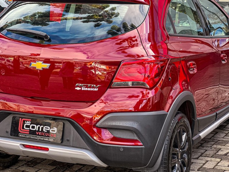 ONIX 1.4 MPFI ACTIV 8V FLEX 4P MANUAL - 2019 - CANELA