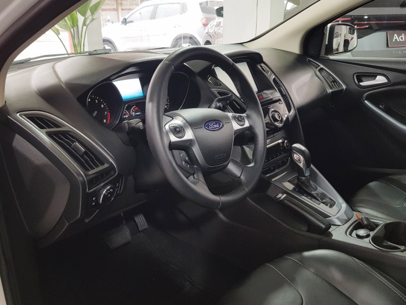 FOCUS 2.0 TITANIUM PLUS SEDAN 16V FLEX 4P AUTOMÁTICO - 2015 - CAXIAS DO SUL