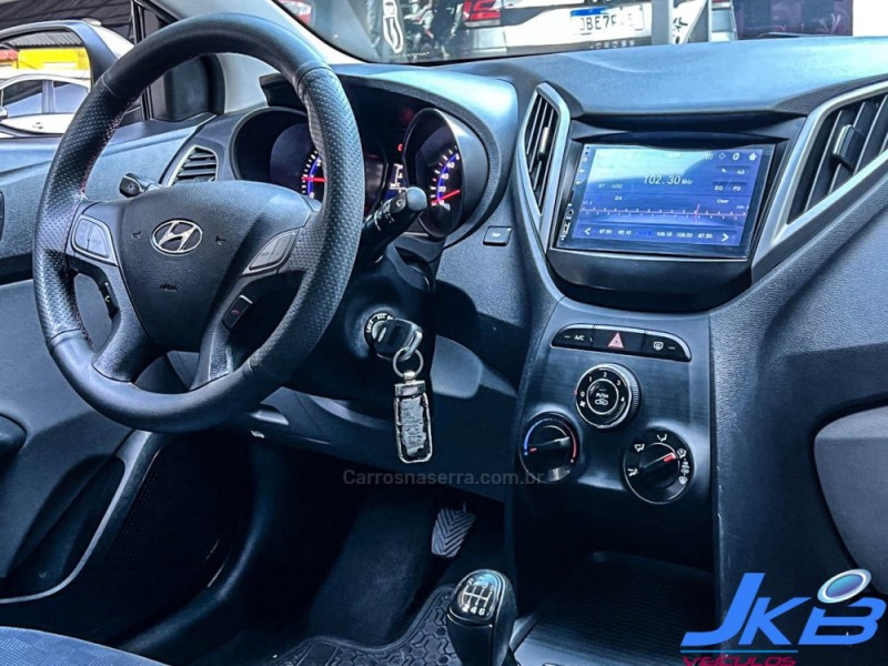 HB20S 1.6 COMFORT PLUS 16V FLEX 4P MANUAL - 2017 - NOVO HAMBURGO