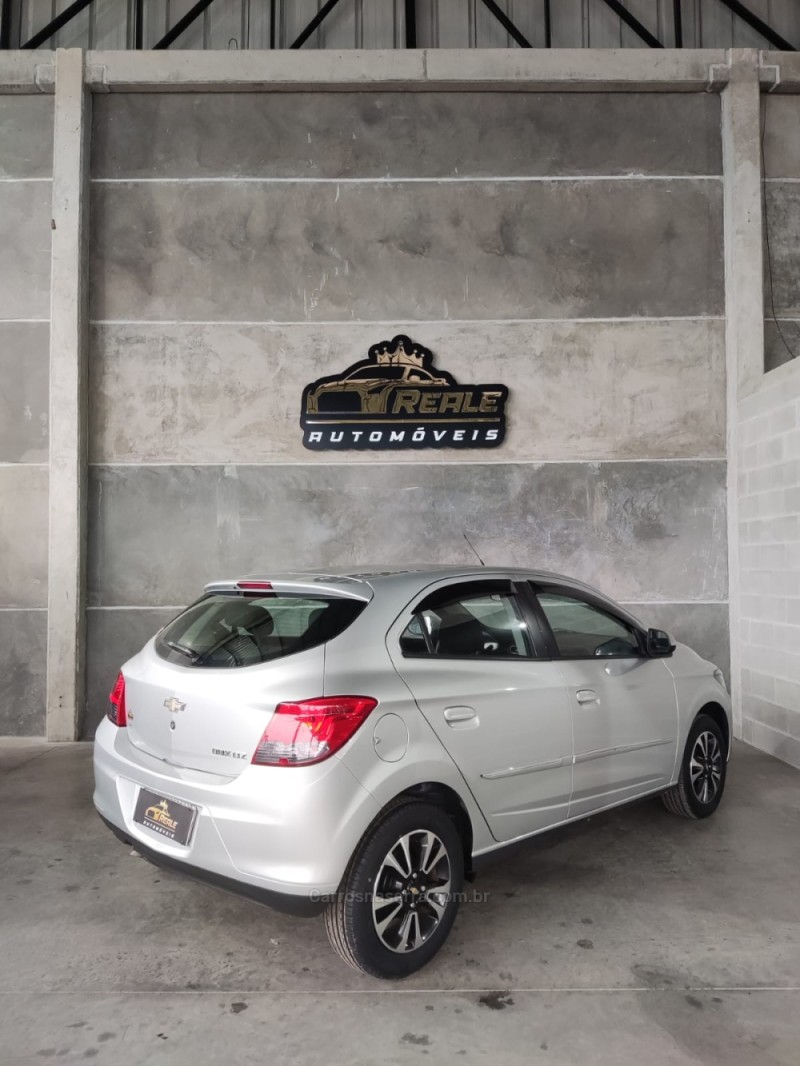 ONIX 1.4 MPFI LTZ 8V FLEX 4P MANUAL - 2013 - VALE REAL
