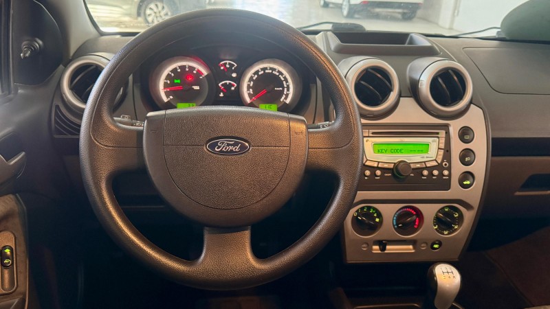 FIESTA 1.6 MPI CLASS SEDAN 8V FLEX 4P MANUAL - 2011 - ESTâNCIA VELHA