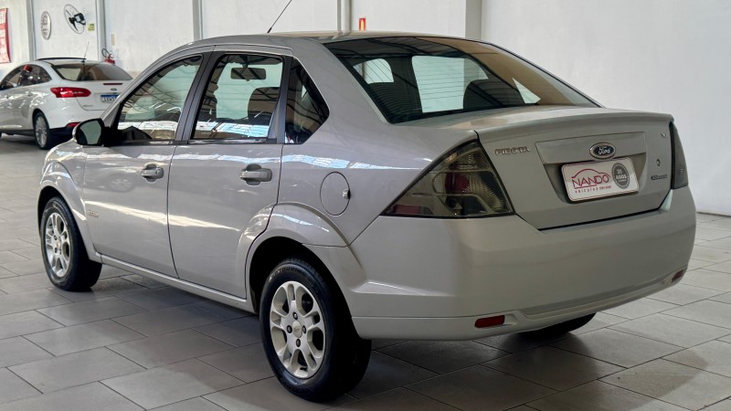 FIESTA 1.6 MPI CLASS SEDAN 8V FLEX 4P MANUAL - 2011 - ESTâNCIA VELHA
