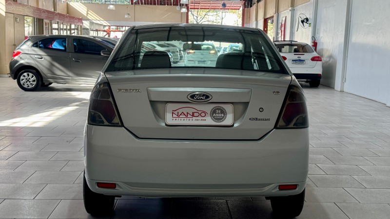 FIESTA 1.6 MPI CLASS SEDAN 8V FLEX 4P MANUAL - 2011 - ESTâNCIA VELHA