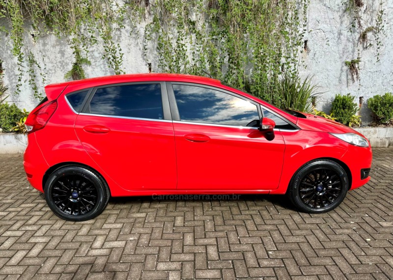 FIESTA 1.6 TITANIUM PLUS HATCH 16V FLEX 4P AUTOMÁTICO - 2014 - SAPIRANGA