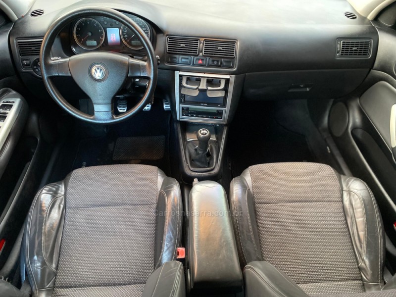 GOLF 1.6 MI SPORTLINE 8V FLEX 4P MANUAL - 2010 - PAROBé