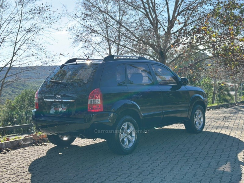 TUCSON 2.0 MPFI GLS 16V 143CV 2WD FLEX 4P AUTOMÁTICO - 2013 - DOIS IRMãOS