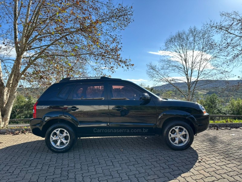 TUCSON 2.0 MPFI GLS 16V 143CV 2WD FLEX 4P AUTOMÁTICO - 2013 - DOIS IRMãOS