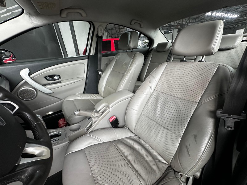 FLUENCE 2.0 PRIVILÉGE 16V FLEX 4P AUTOMÁTICO - 2011 - CAXIAS DO SUL