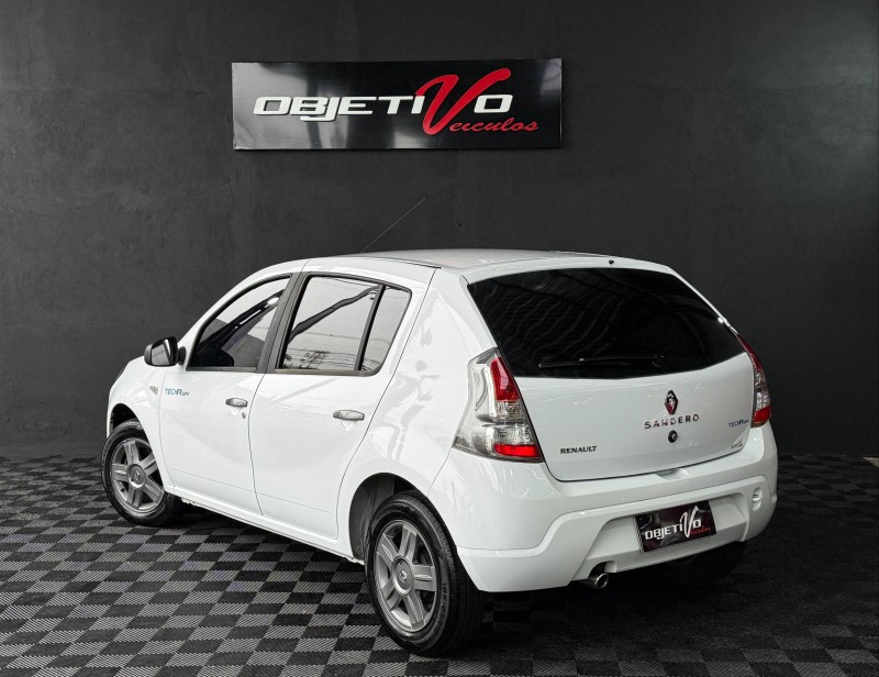 SANDERO 1.0 TECH RUN 16V FLEX 4P MANUAL - 2014 - CAXIAS DO SUL